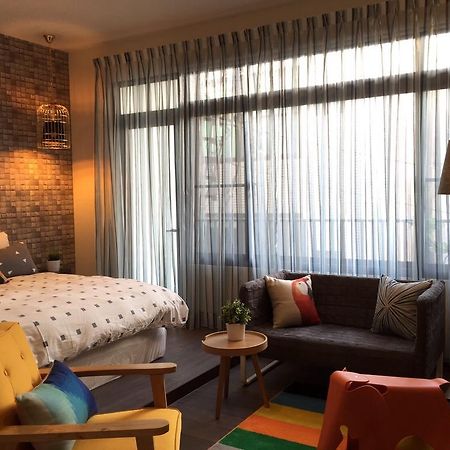 Hotel Ho.Me-Easyhouse Tainan Esterno foto