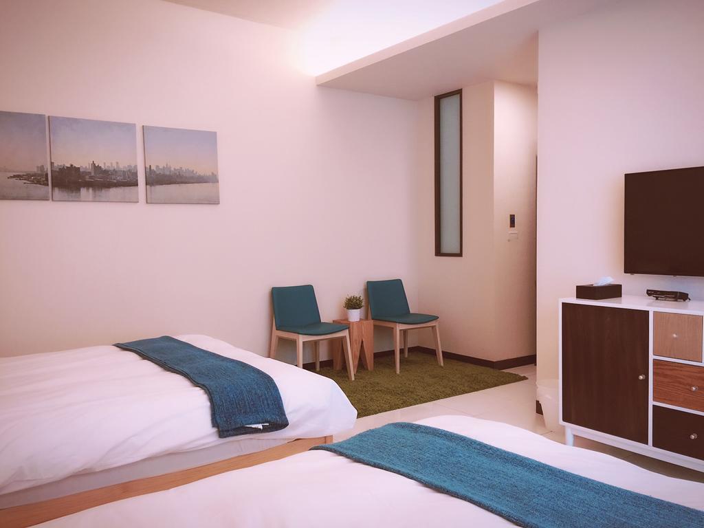 Hotel Ho.Me-Easyhouse Tainan Esterno foto