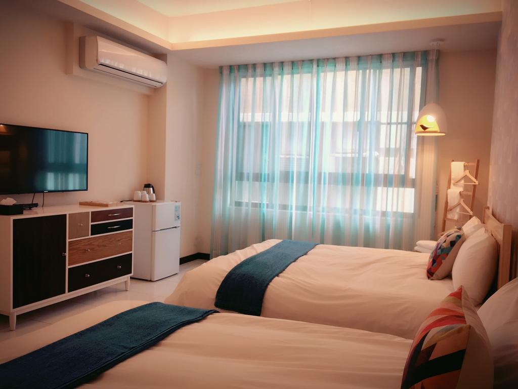 Hotel Ho.Me-Easyhouse Tainan Esterno foto